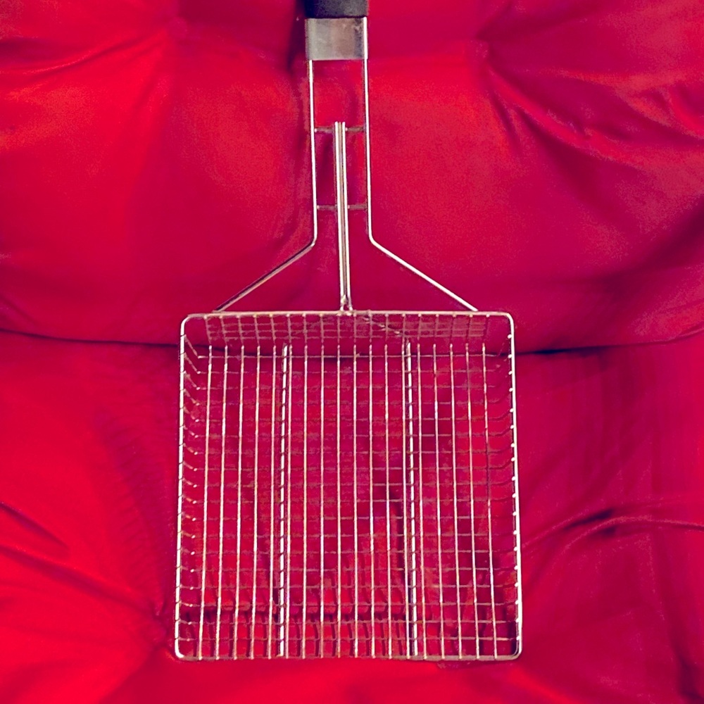 X-Large basket/spatula for deep frying/boiling.